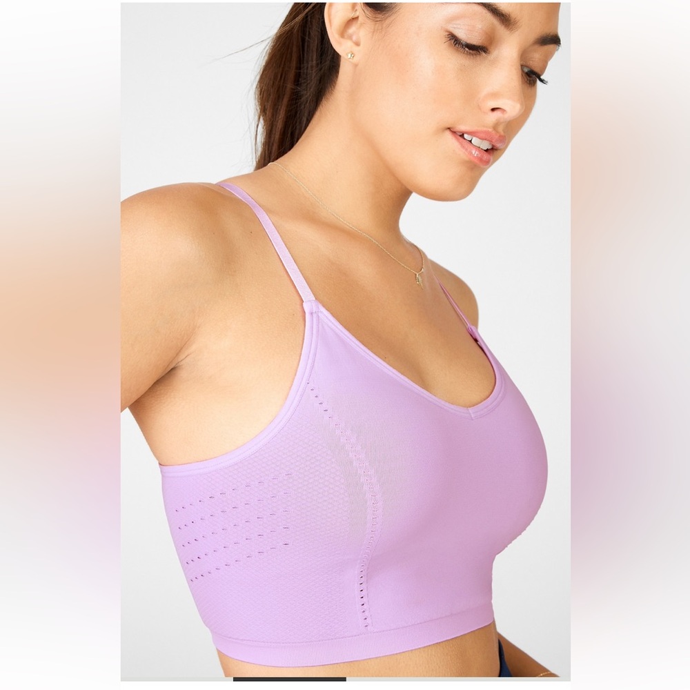 Fabletics Sync Seamless Midi Bra Lilac